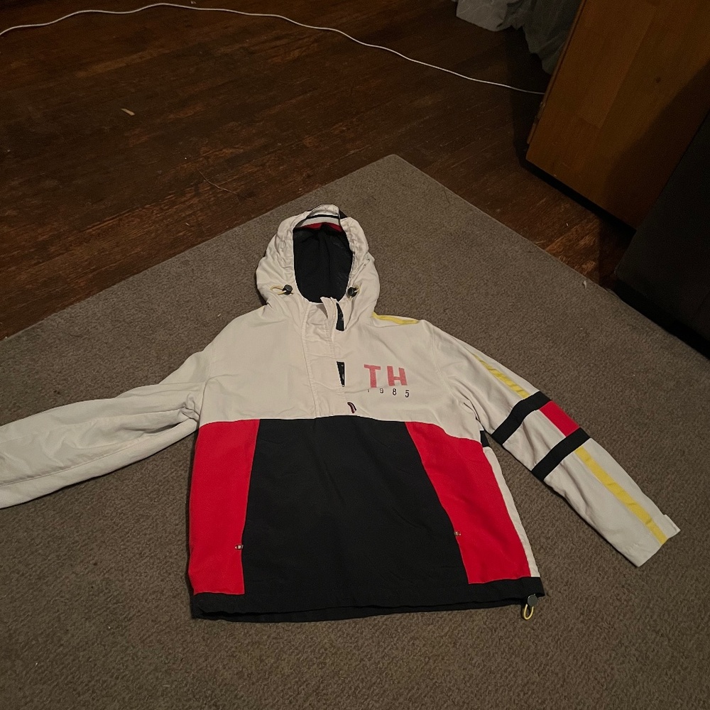 tommy hilfiger wind breaker